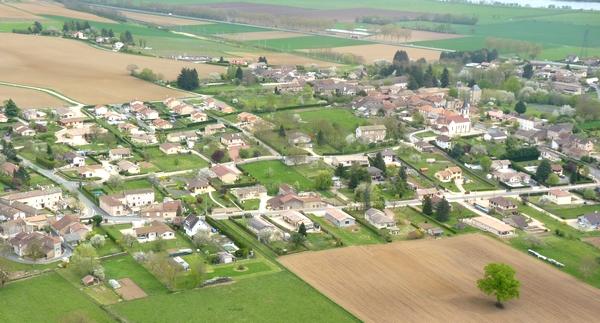 photo aérienne de la commune de LA SALLE 71